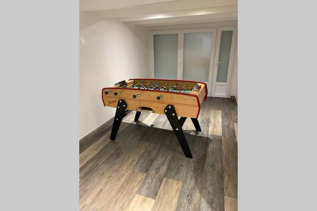 Ti Igwan I Maison A 450M De La Mer Plomodiern 0*,  Frankreich